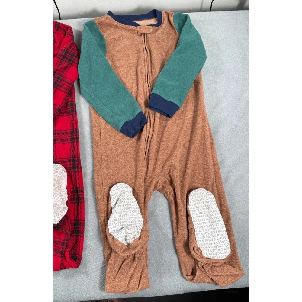 Lot of 3 Carters Boys Footed Pajamas Sleepers Fleece 5T Colorblock Christmas